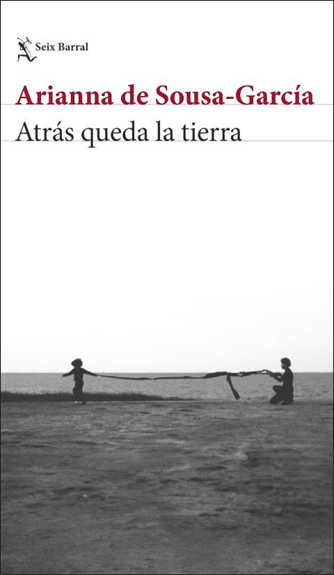 ATRÁS QUEDA LA TIERRA | 9788432244247 | SOUSA-GARCÍA, ARIANNA DE | Llibreria Huch - Llibreria online de Berga 